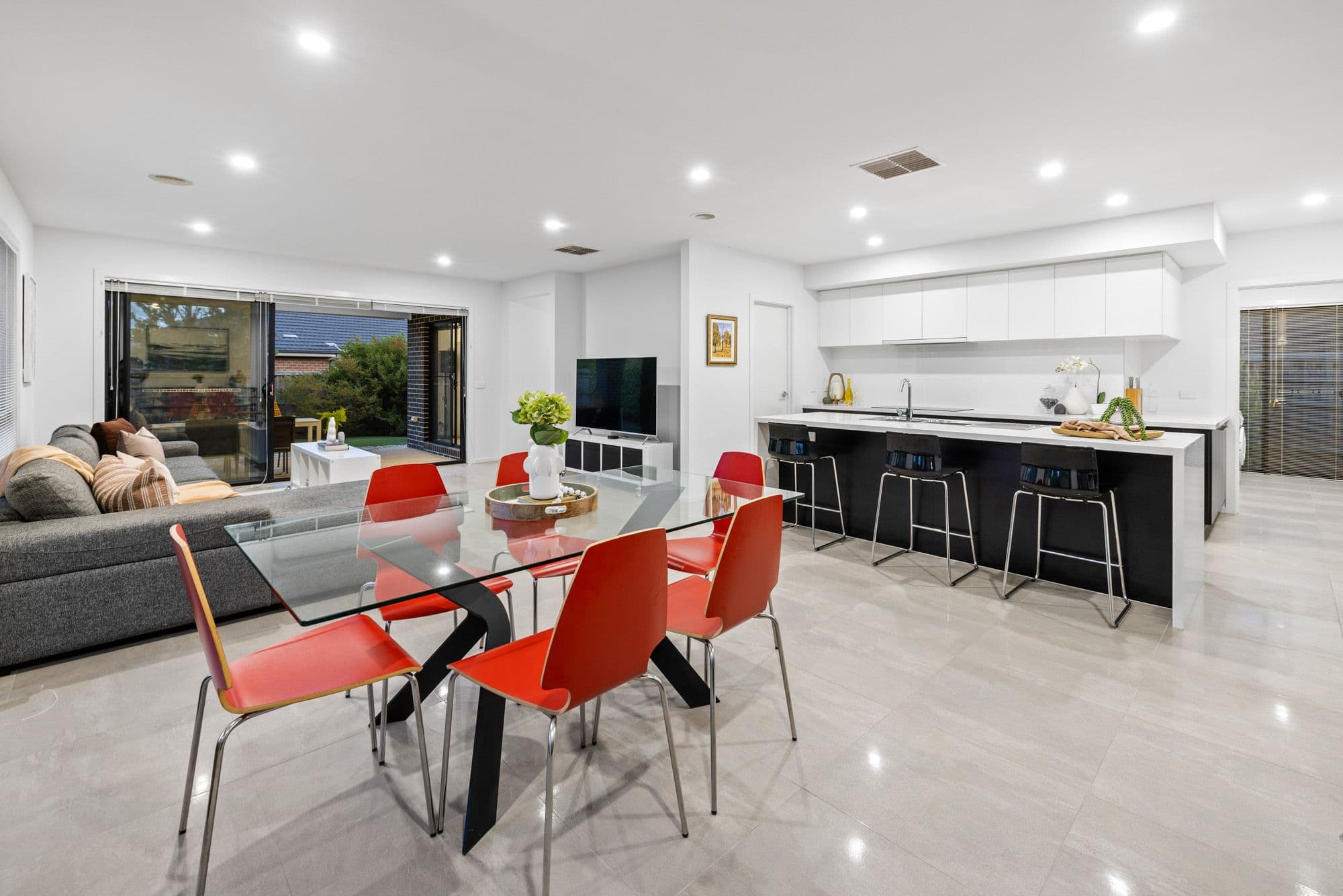 10 Taworri Crescent, Werribee VIC 3030, Werribee - Thumbnail 8