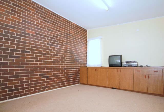 21 Reynolds Avenue, BANKSTOWN NSW 2200, Bankstown - Thumbnail 2