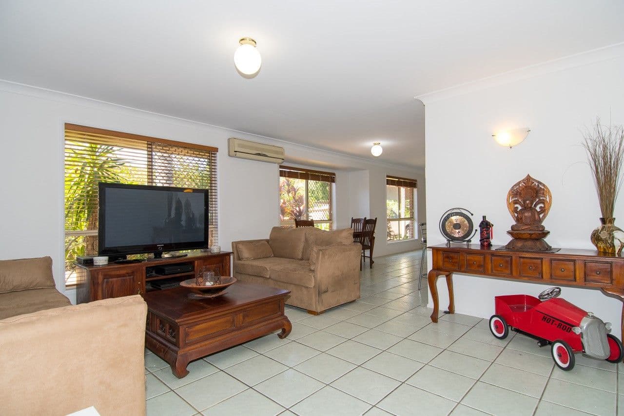 47 Grandoak Drive, Clarkson, Clarkson - Thumbnail 2