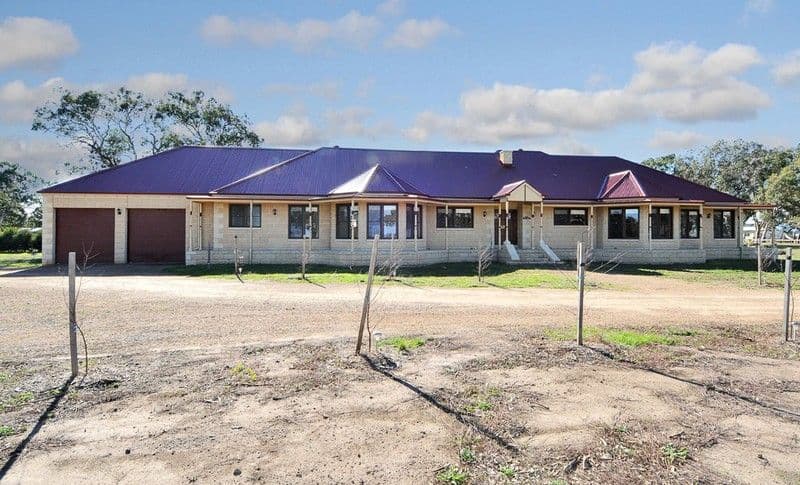 5 Arcadia Avenue, MICKLEHAM VIC 3064, Mickleham - Image 1