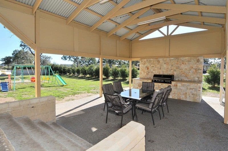 5 Arcadia Avenue, MICKLEHAM VIC 3064, Mickleham - Thumbnail 3
