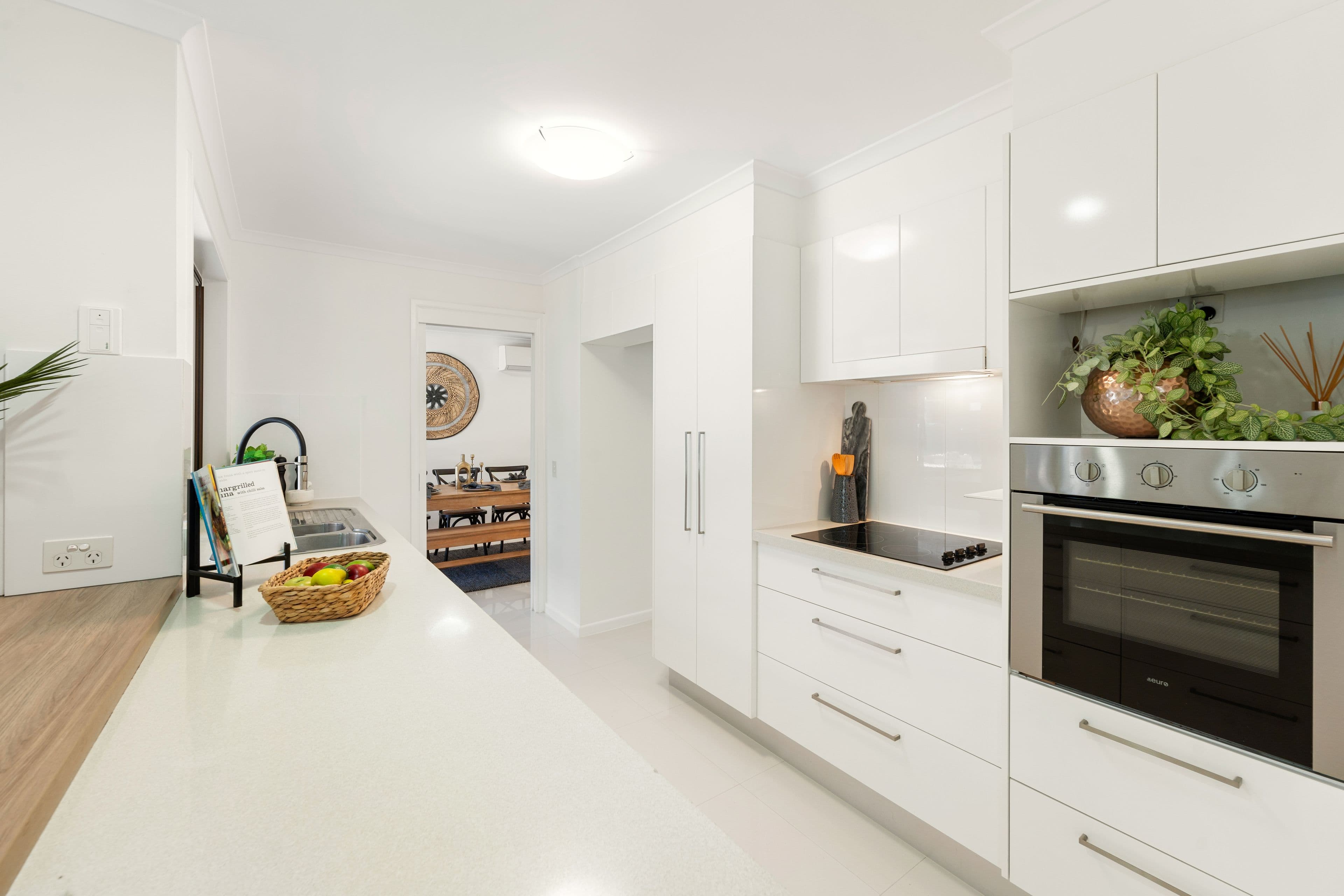 10 Glen Eagles Drive, Robina QLD 4226, Robina - Thumbnail 4