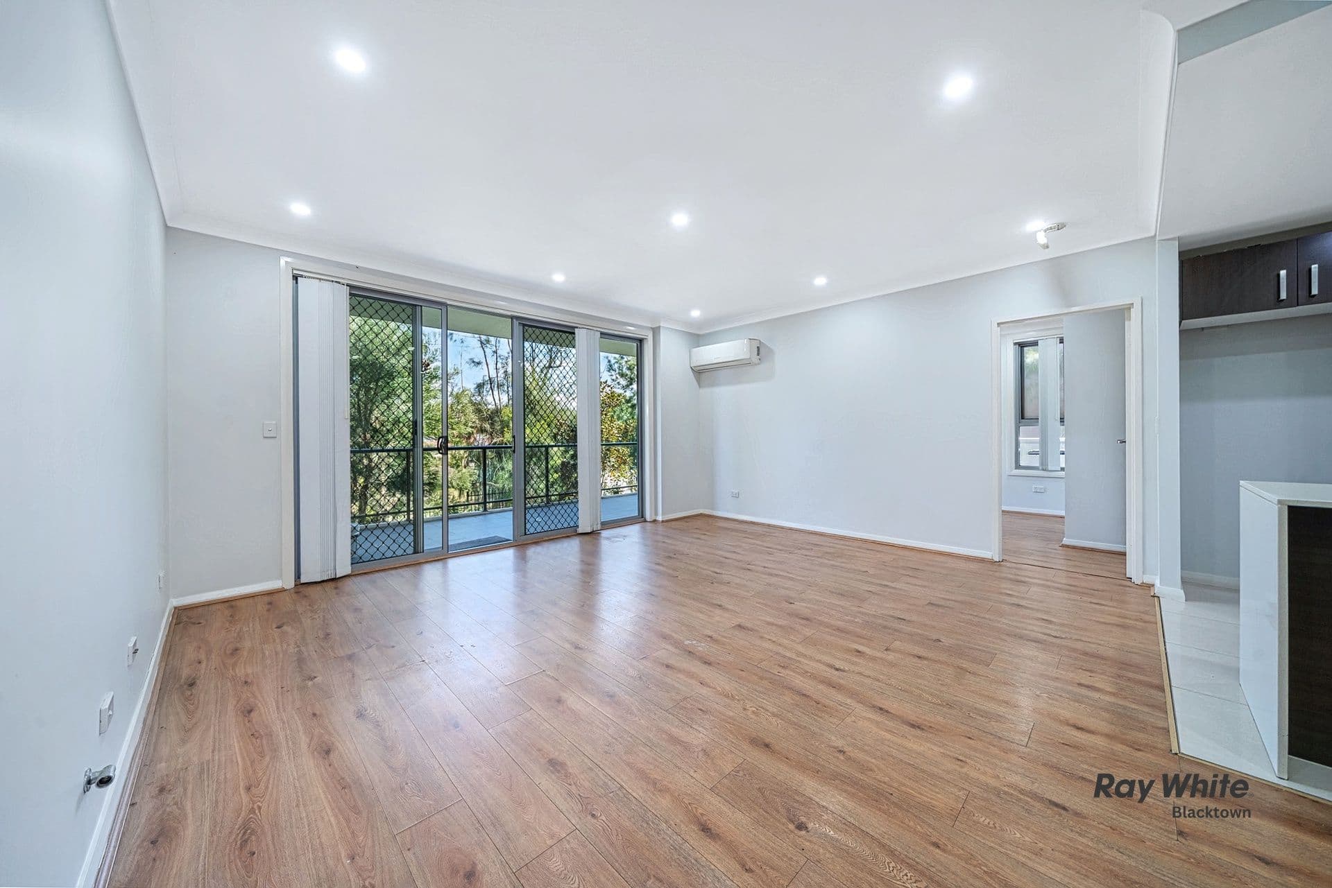 9 Surrey Place, Caroline Springs - Thumbnail 3