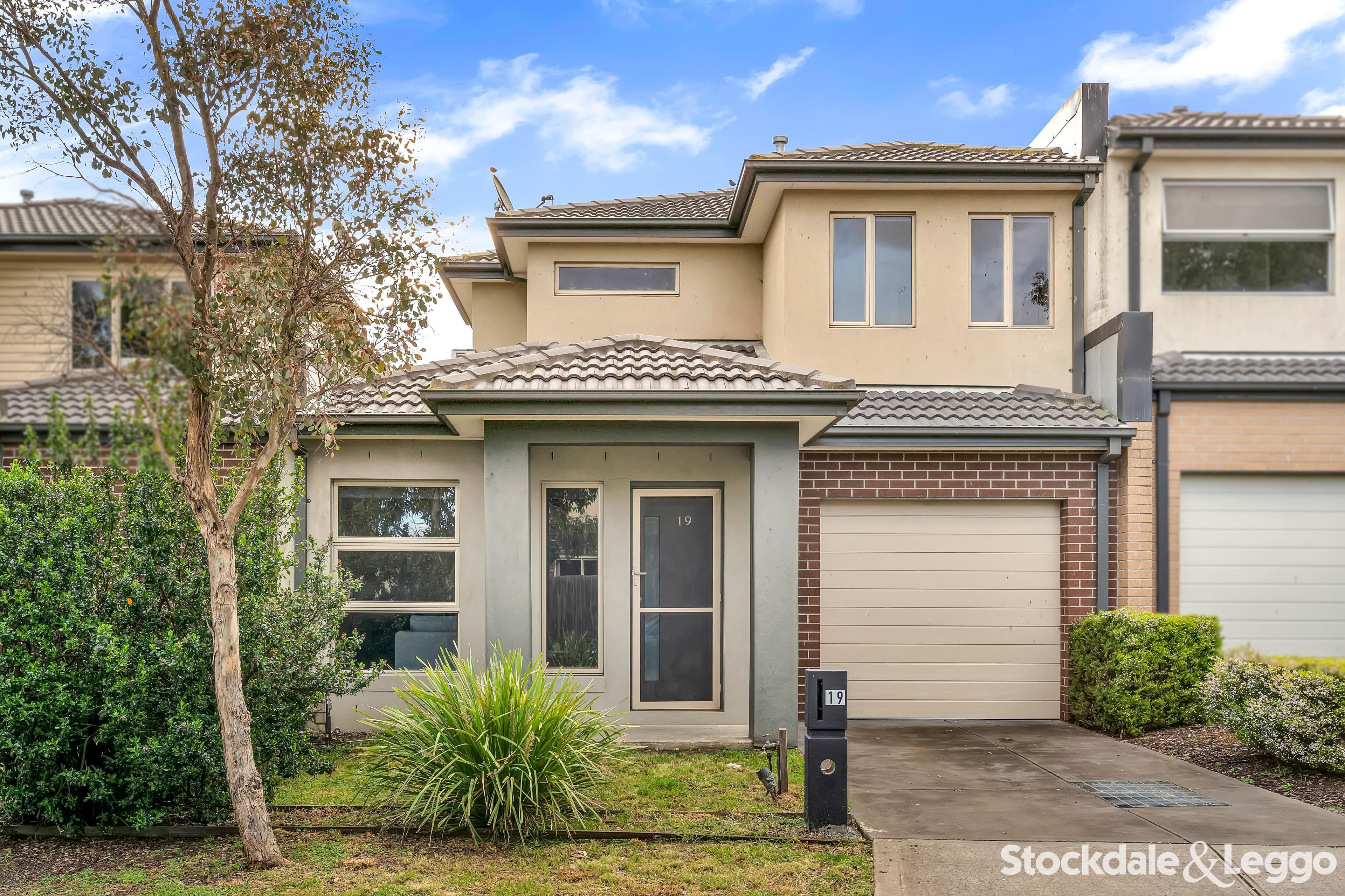 19 Ravenwoods Way, Craigieburn VIC, Craigieburn - Image 1