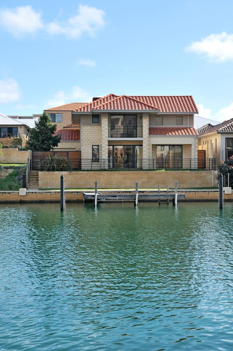 19 Ravenwoods Way, Craigieburn VIC, Craigieburn - Thumbnail 2