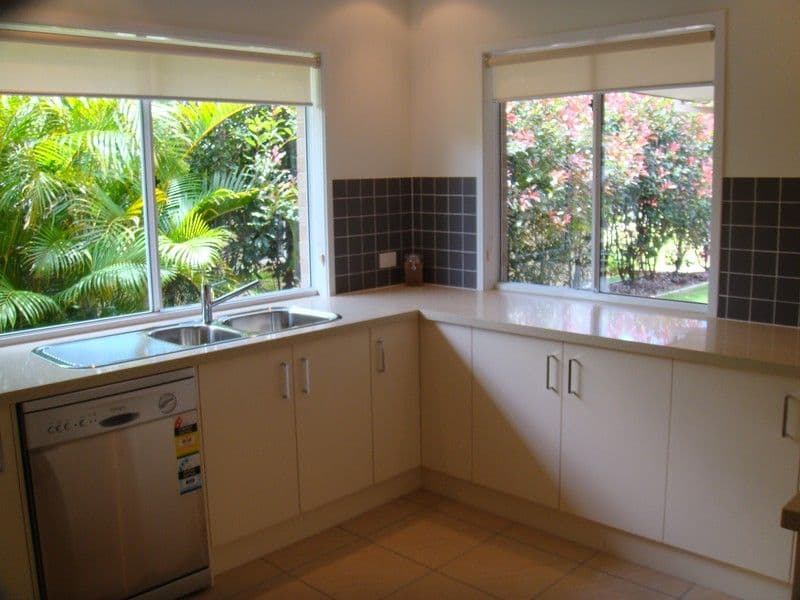6 Twynam Mews, PACIFIC PINES QLD 4211, Pacific Pines - Thumbnail 4