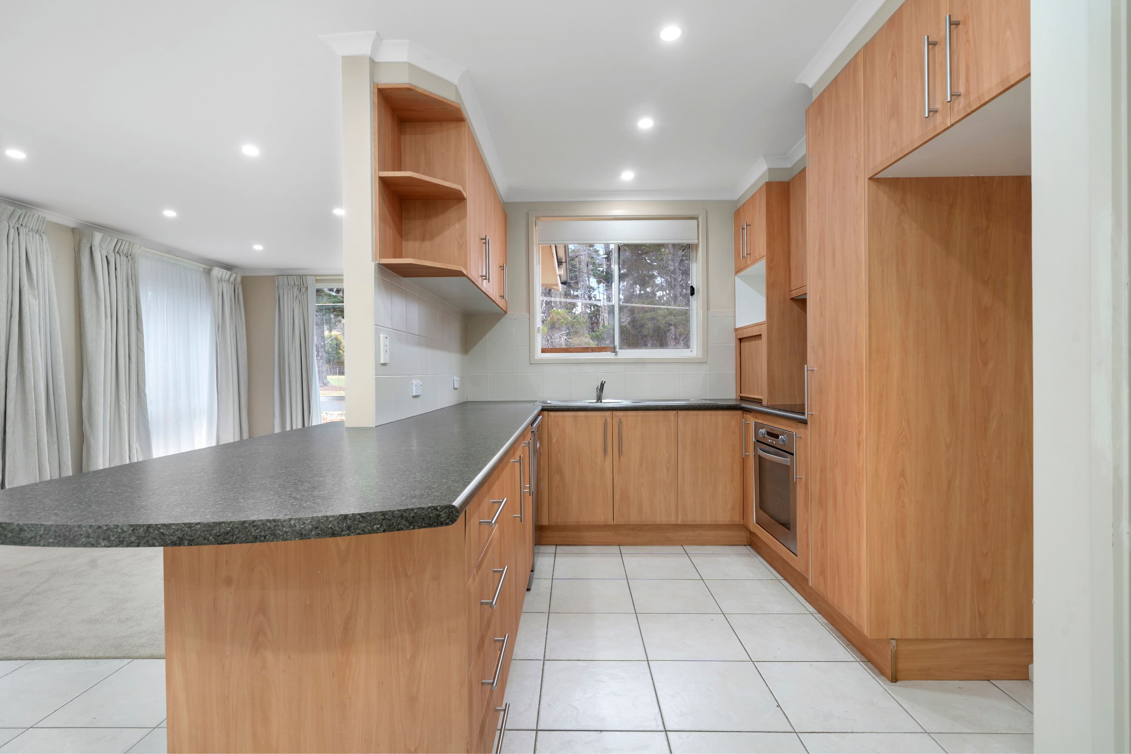 10 Booth Street, Queanbeyan East NSW 2620, Queanbeyan East - Thumbnail 3
