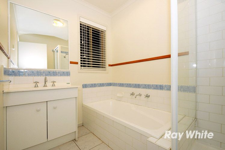 28 Seacombe Place, CRANBOURNE EAST VIC 3977, Cranbourne - Thumbnail 6
