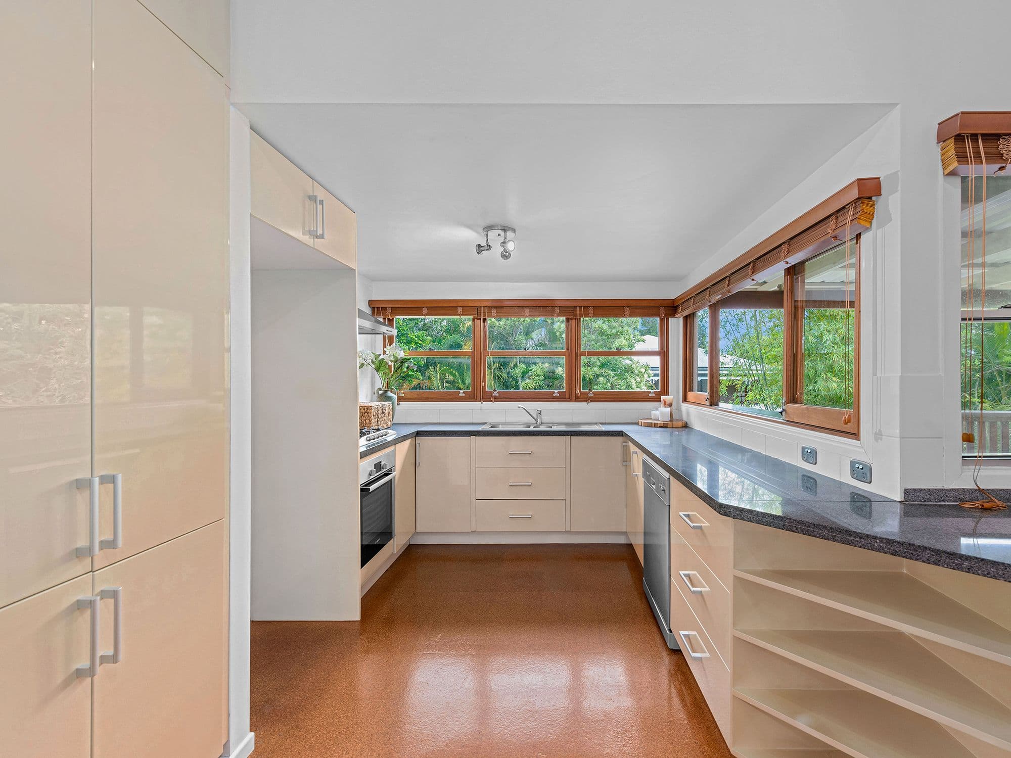 57 Thomas Street, Sherwood QLD 4075, Sherwood - Thumbnail 2
