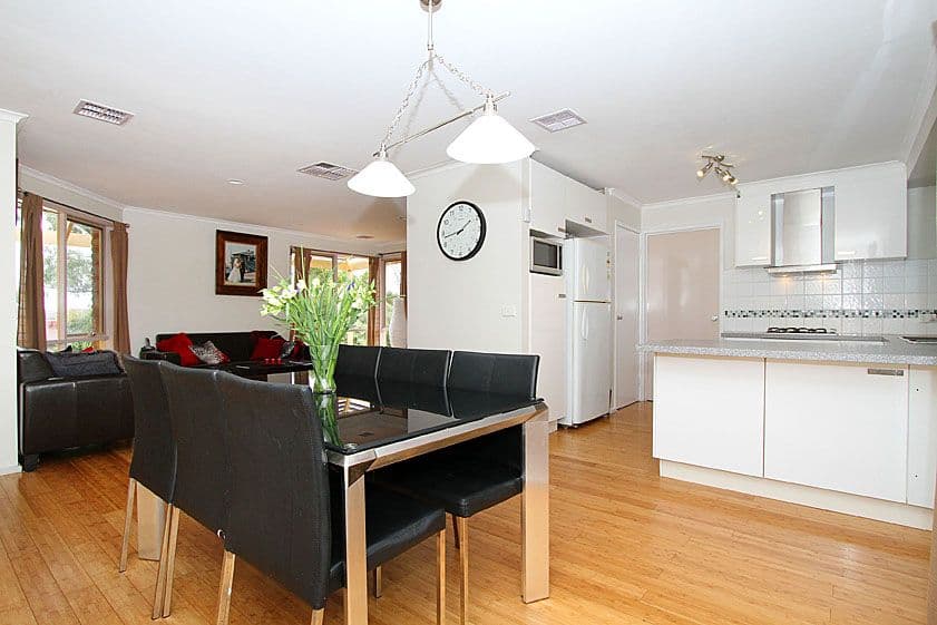 7 Hickey Court, MILL PARK VIC 3082, Mill Park - Thumbnail 3