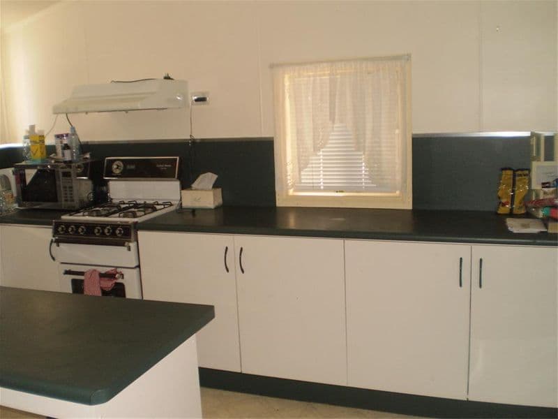 64 Stagpole Street, WEST END QLD 4810, West End - Thumbnail 2