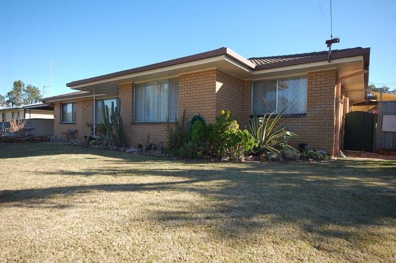 10 Bellbird Street, COLEAMBALLY NSW 2707, Coleambally - Image 1