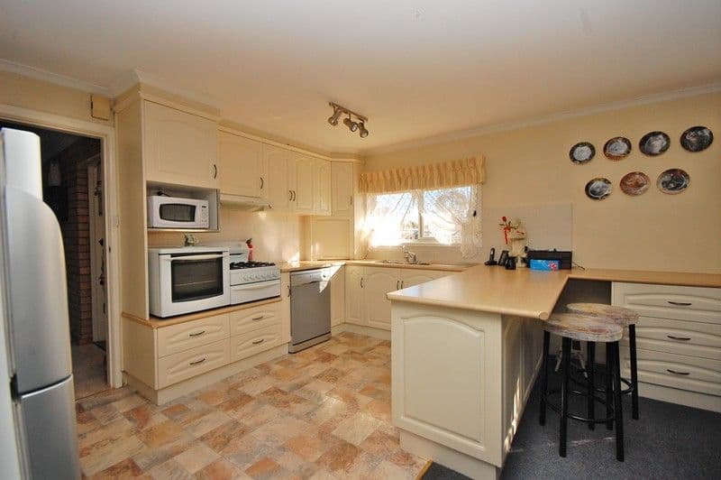 10 Bellbird Street, COLEAMBALLY NSW 2707, Coleambally - Thumbnail 5