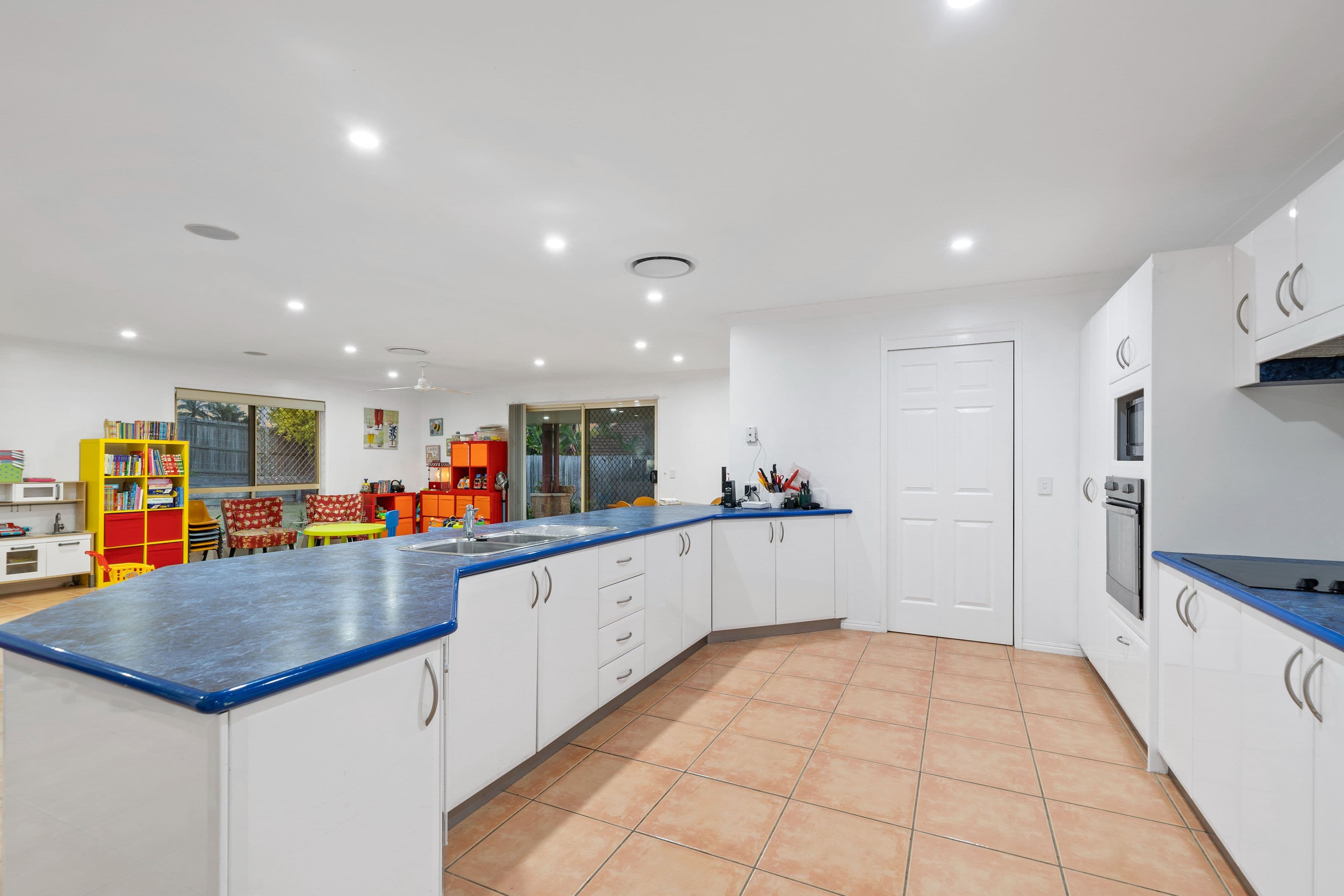 12 Vedders Drive, Heritage Park QLD 4118, Heritage Park - Thumbnail 4