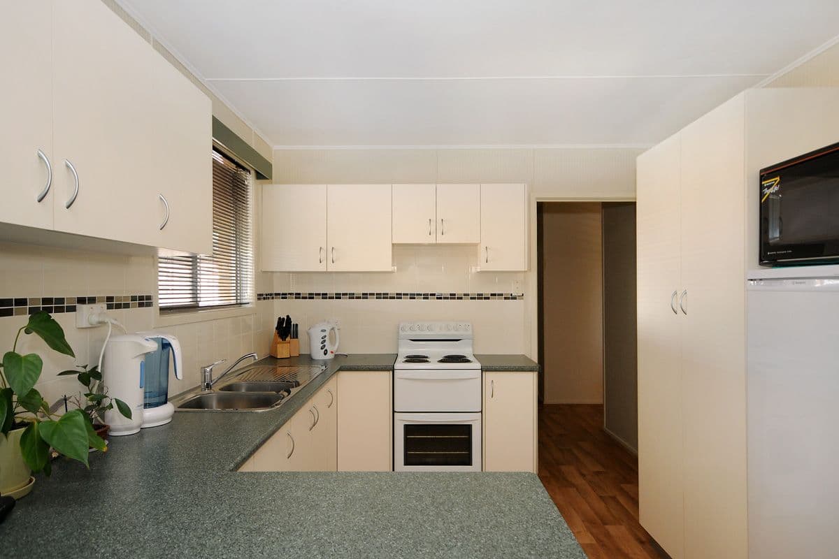 12 Kettle Street, ROCKVILLE QLD 4350, Rockville - Thumbnail 3