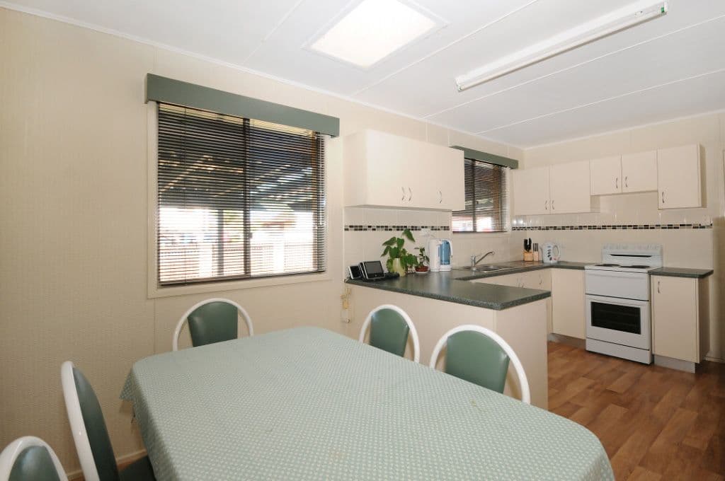 12 Kettle Street, ROCKVILLE QLD 4350, Rockville - Thumbnail 4
