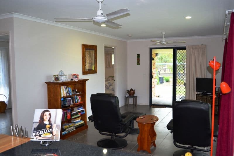15 Elboz Court, BURRUM HEADS QLD 4659, Burrum Heads - Thumbnail 3