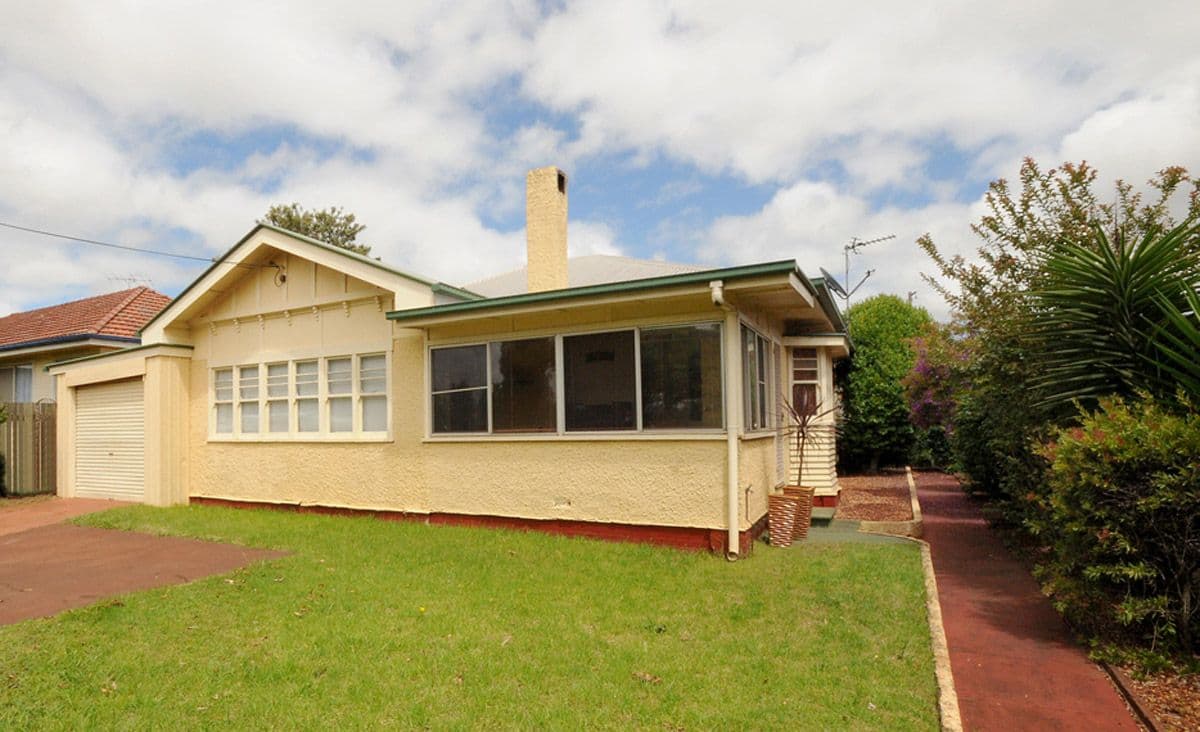 271 West Street, HARRISTOWN QLD 4350, Harristown - Image 1