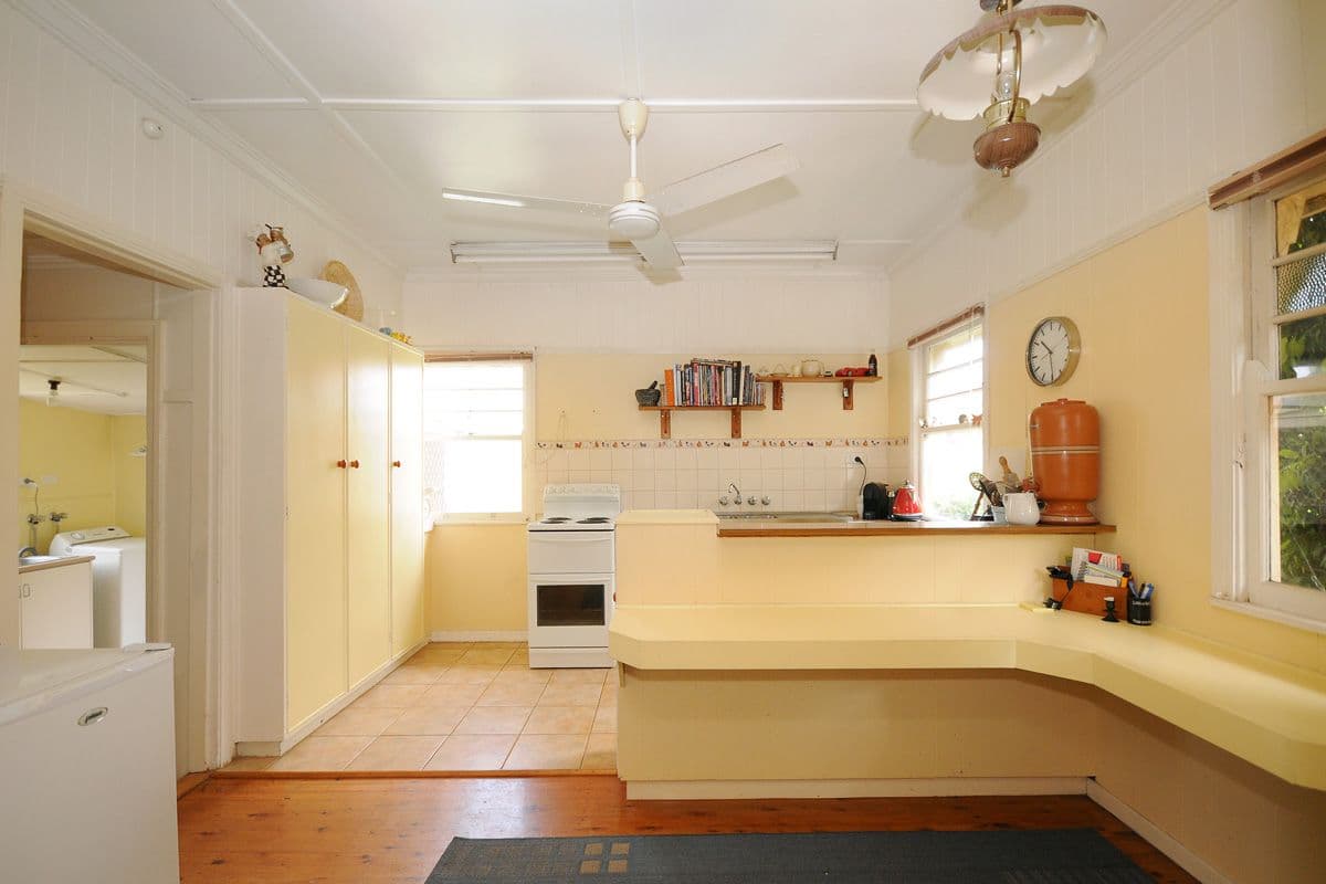 271 West Street, HARRISTOWN QLD 4350, Harristown - Thumbnail 5