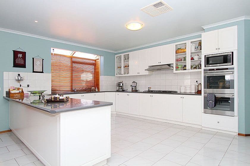 10 Telopea Crescent, MILL PARK VIC 3082, Mill Park - Thumbnail 2