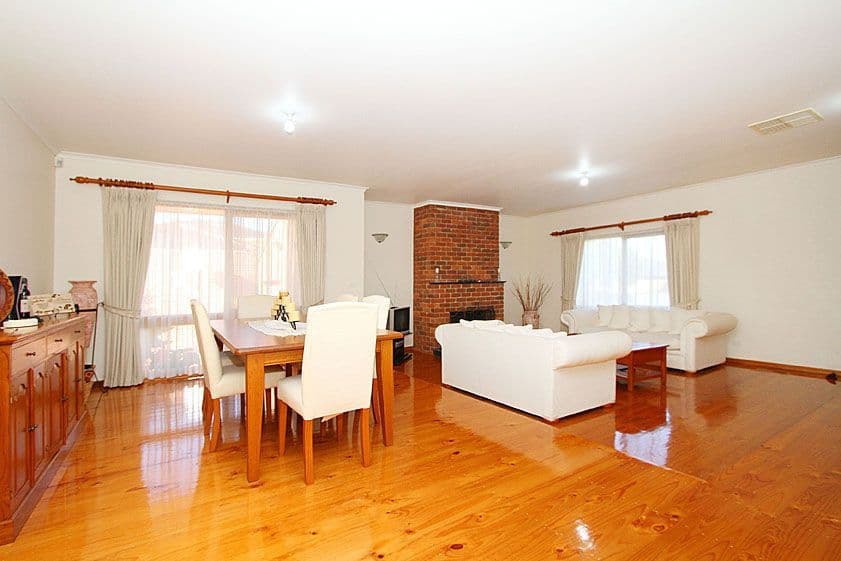 10 Telopea Crescent, MILL PARK VIC 3082, Mill Park - Thumbnail 4