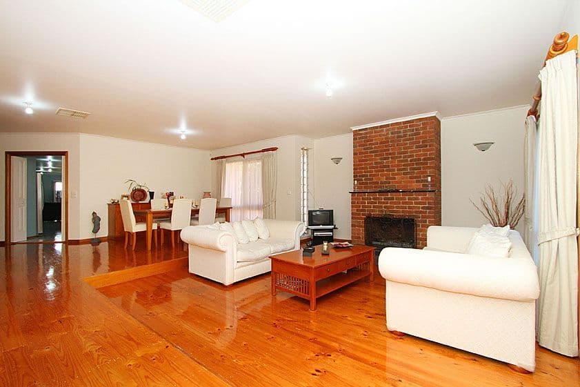 10 Telopea Crescent, MILL PARK VIC 3082, Mill Park - Thumbnail 5