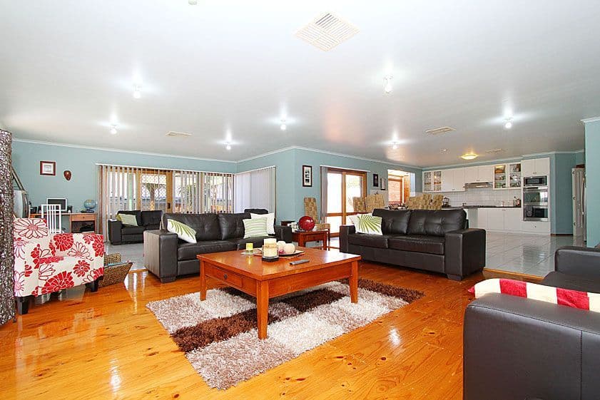 10 Telopea Crescent, MILL PARK VIC 3082, Mill Park - Thumbnail 7