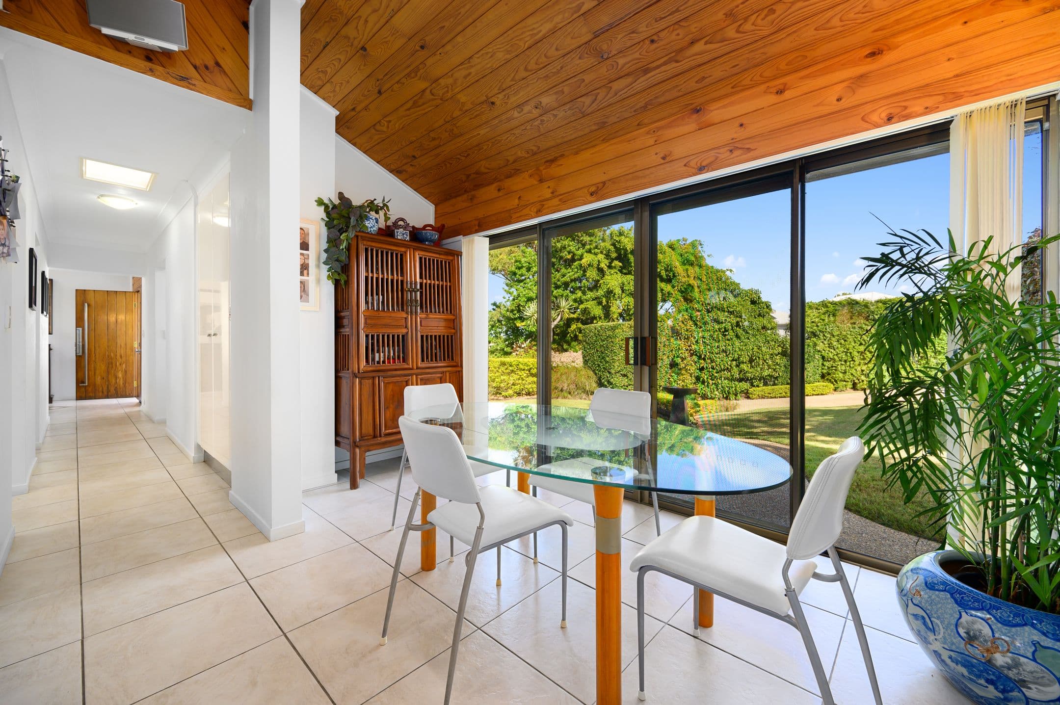 92A Ridgeway Avenue, Southport QLD 4215, Southport - Thumbnail 6
