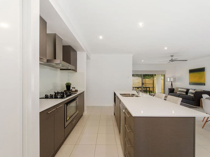 8 Sunwood Crescent, Maudsland QLD 4210, Maudsland - Thumbnail 3