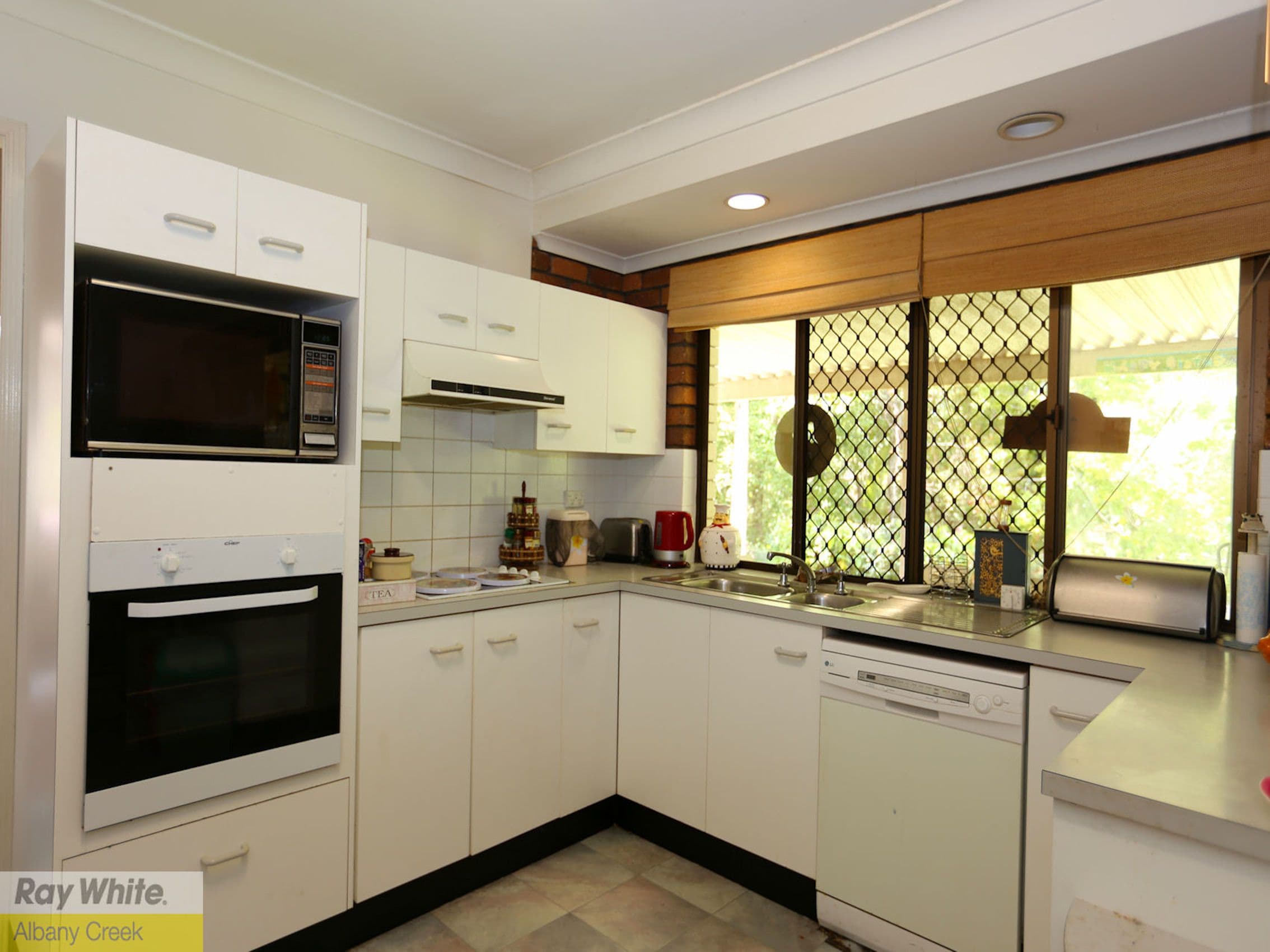 8 Kingfisher Street, ALBANY CREEK QLD 4035, Albany Creek - Thumbnail 4