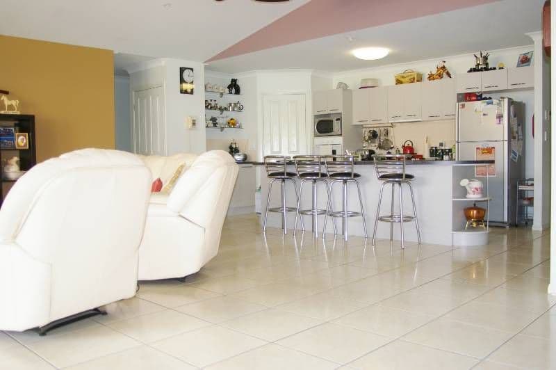 7 Gladstone Court, DECEPTION BAY QLD 4508, Deception Bay - Thumbnail 5