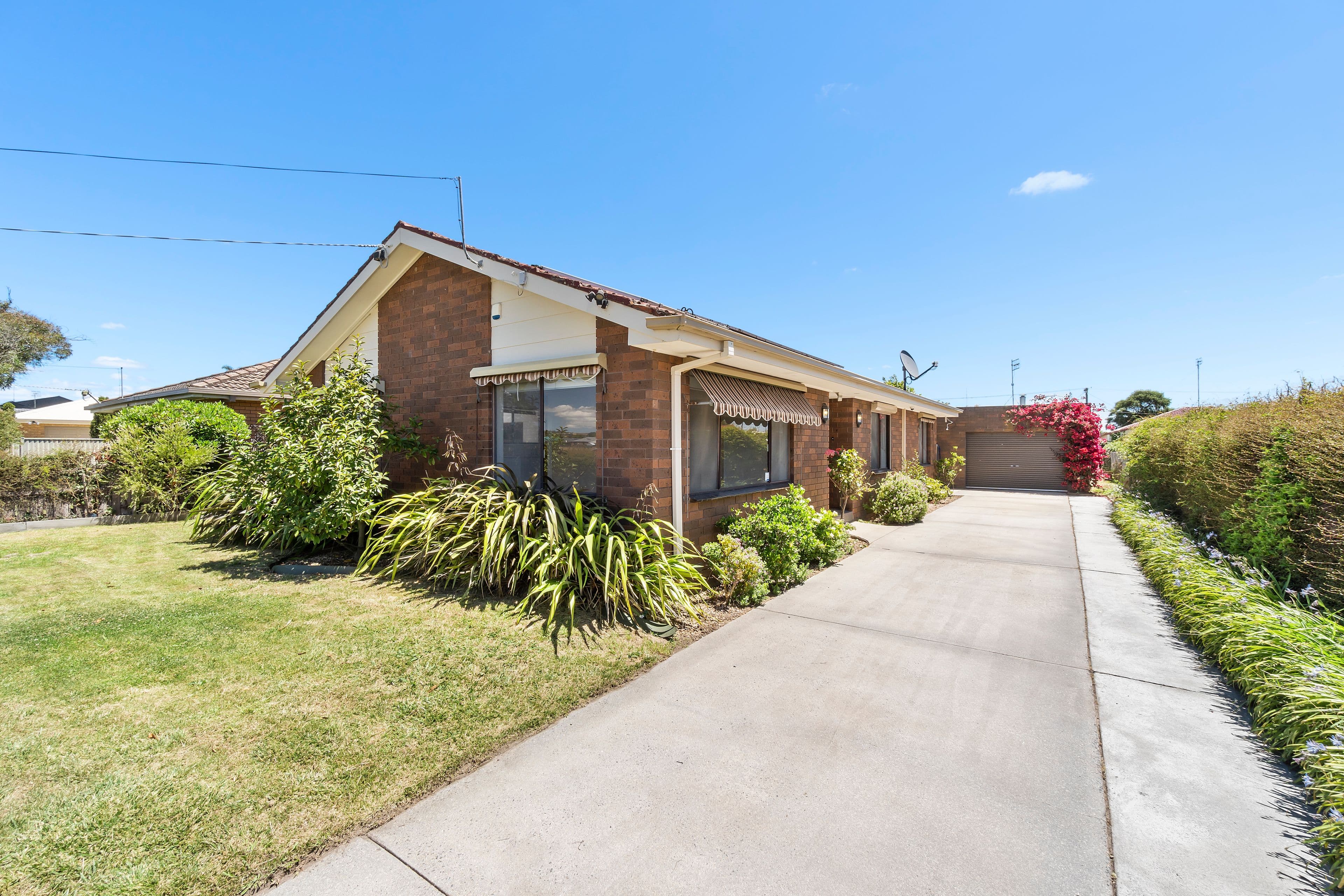 217 Sinclair Street S, Colac VIC 3250, Colac - Image 1