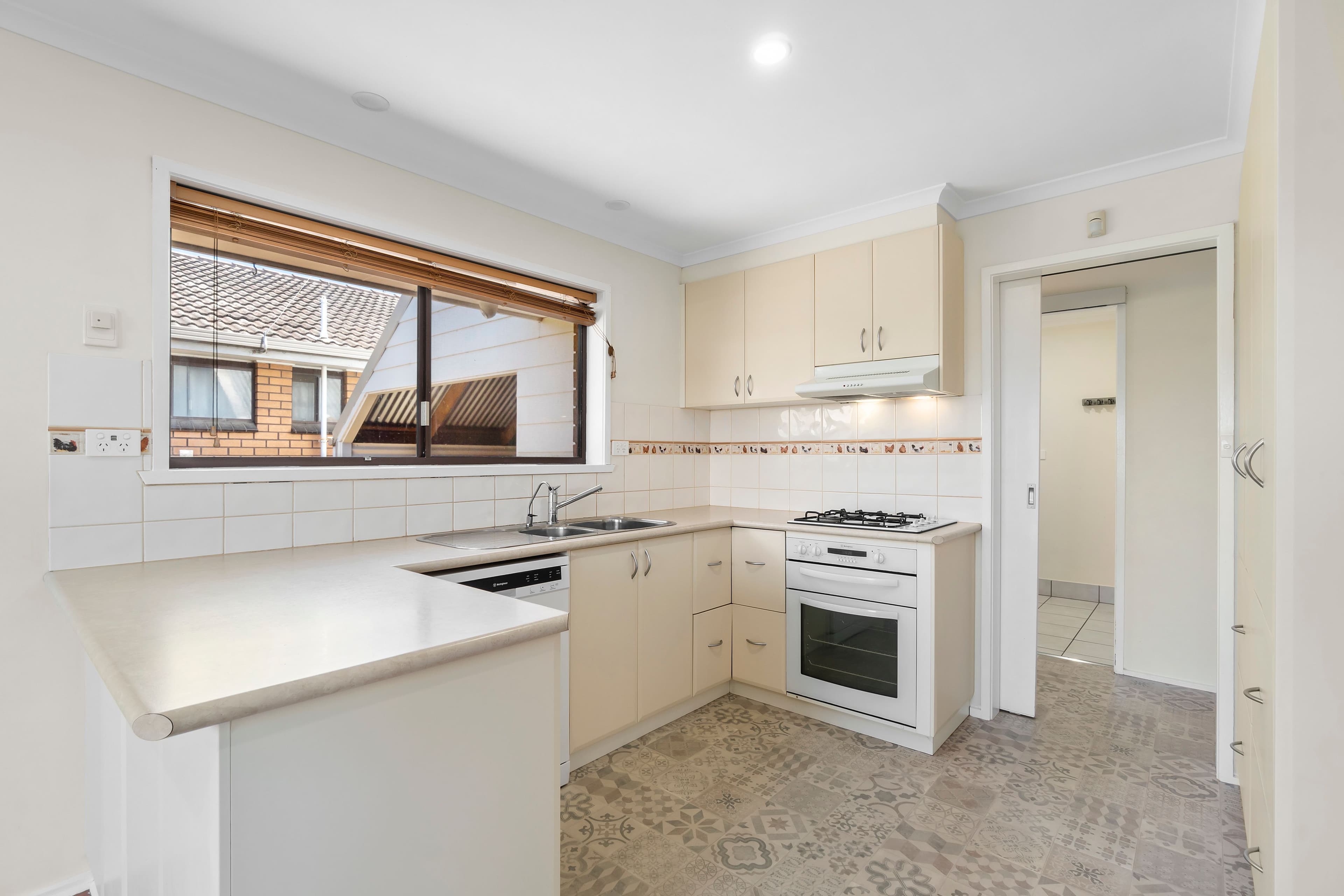 217 Sinclair Street S, Colac VIC 3250, Colac - Thumbnail 2