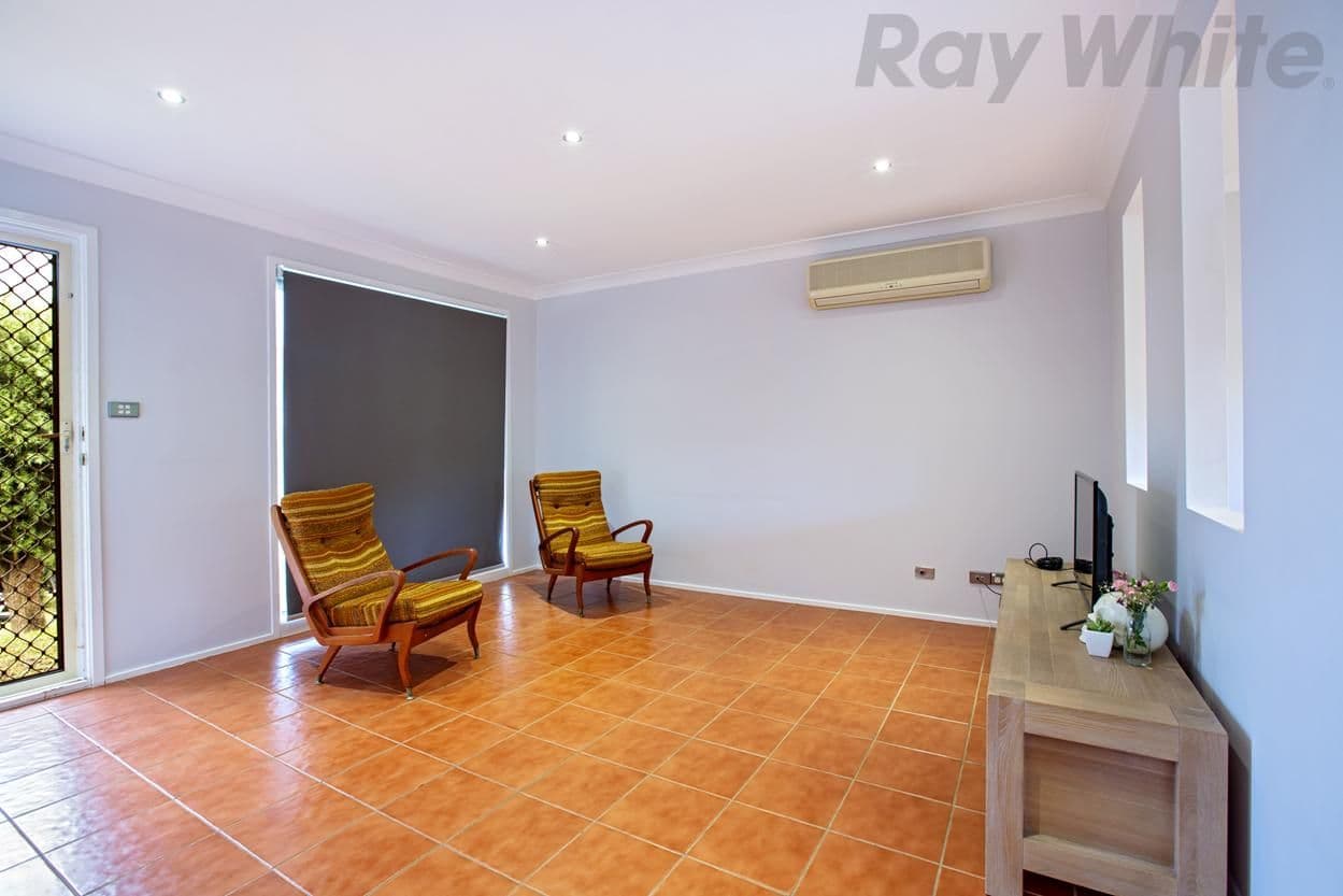 11 Solander Avenue, West Hoxton - Thumbnail 3