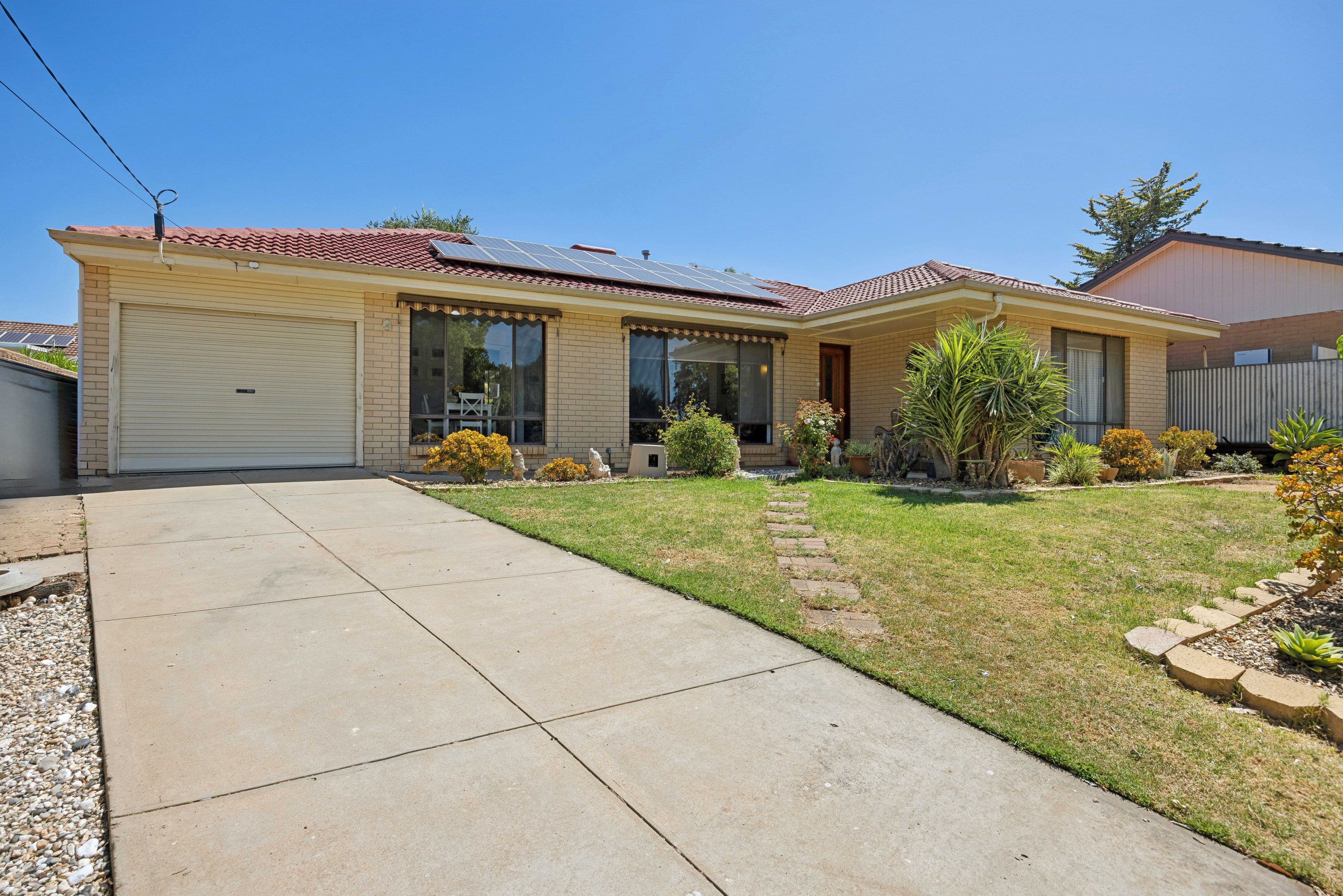 2 Mandalay Drive, Happy Valley SA 5159, Happy Valley - Thumbnail 2