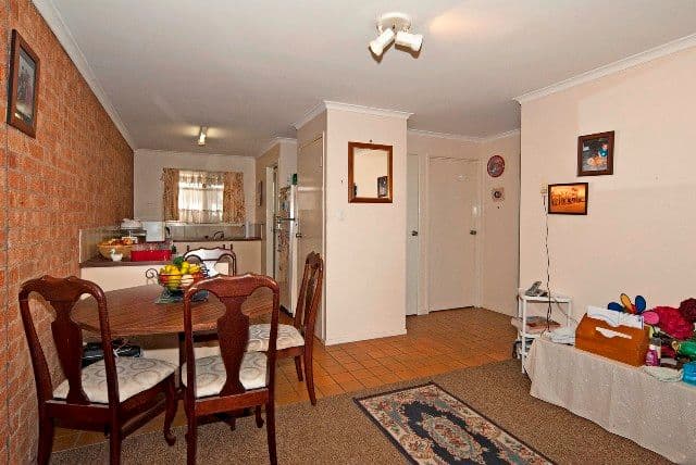 296 Redbank Plains Road, BELLBIRD PARK QLD 4300, Bellbird Park - Thumbnail 4