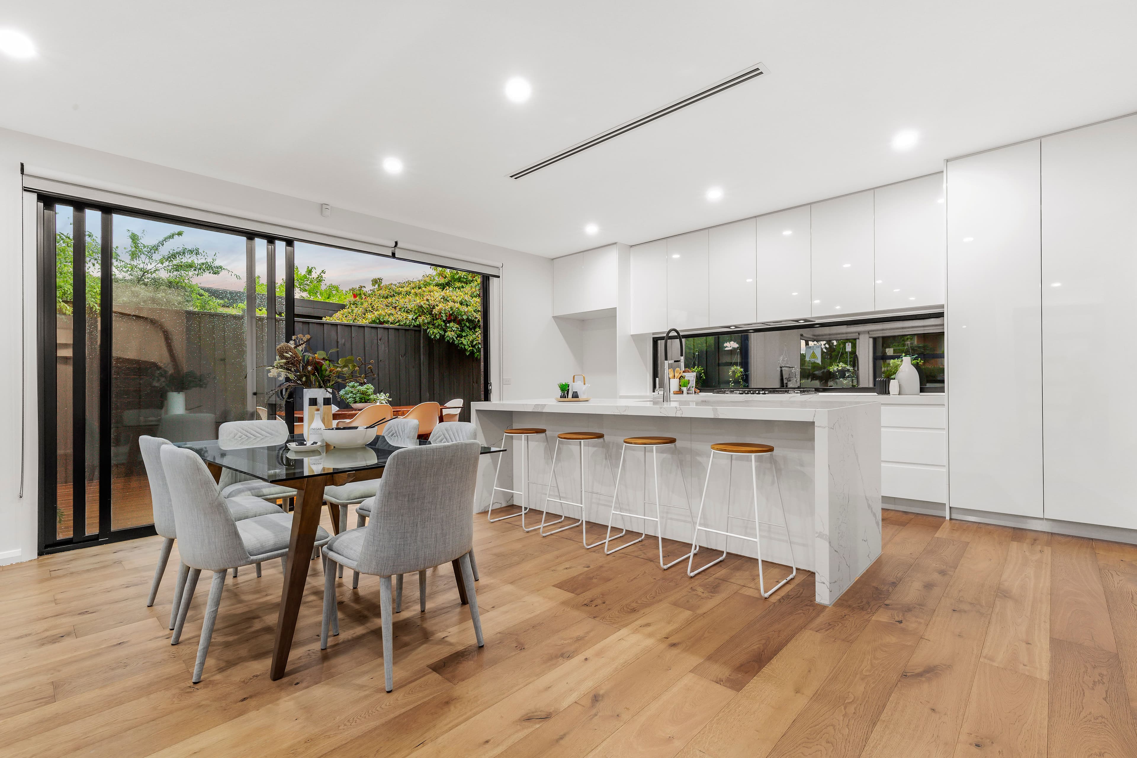 21 Interlaken Parade, Rosanna VIC 3084, Rosanna - Thumbnail 3