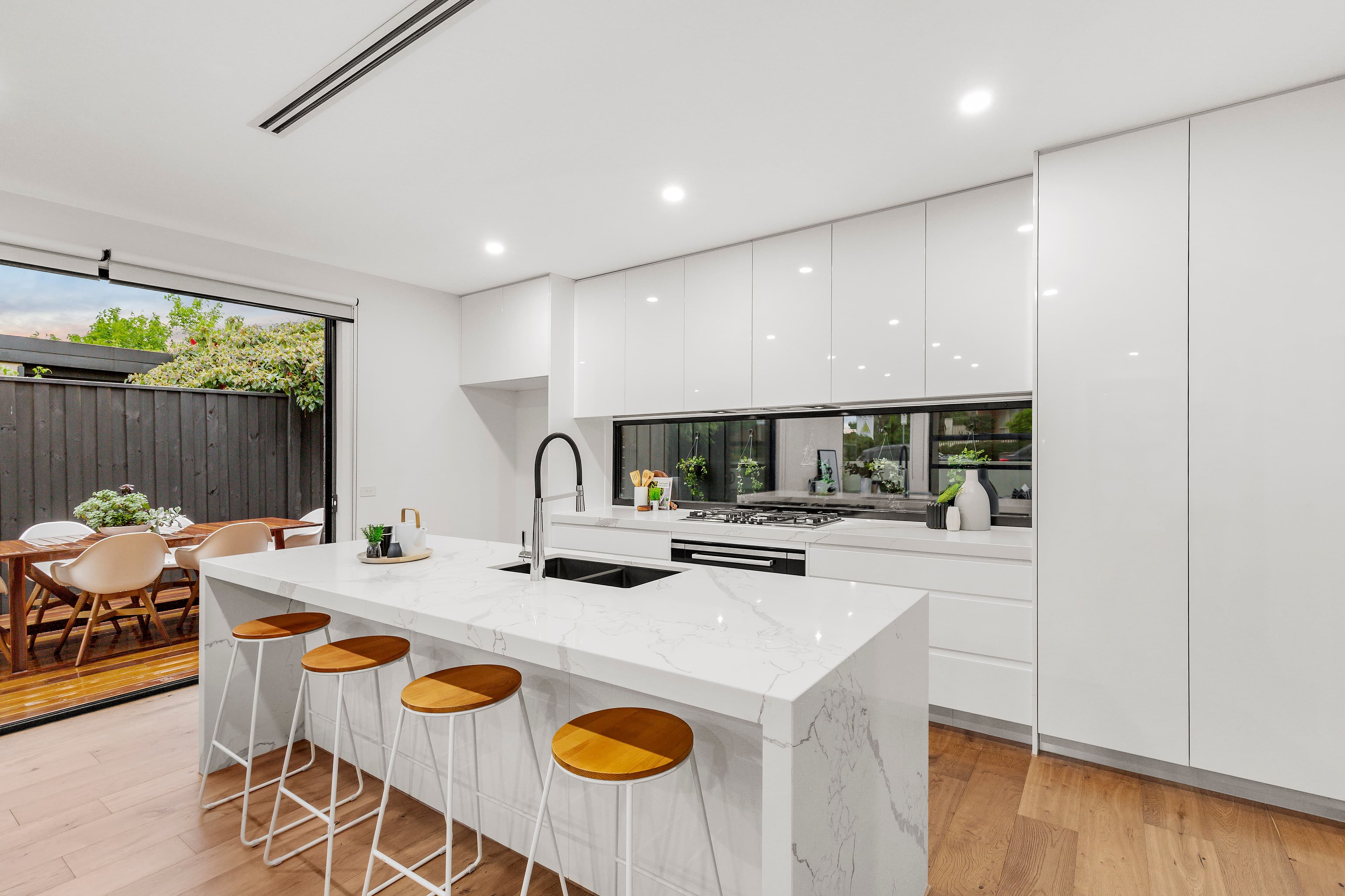 21 Interlaken Parade, Rosanna VIC 3084, Rosanna - Thumbnail 4