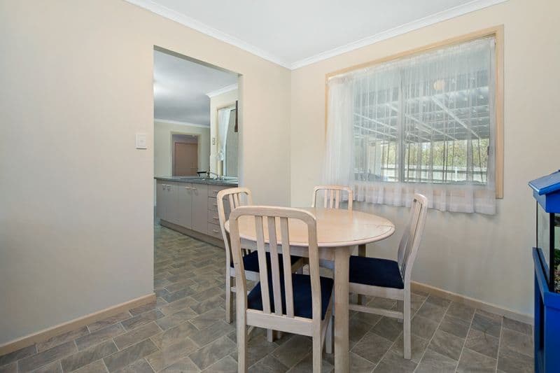 11 Nancy Court, DECEPTION BAY QLD 4508, Deception Bay - Thumbnail 5