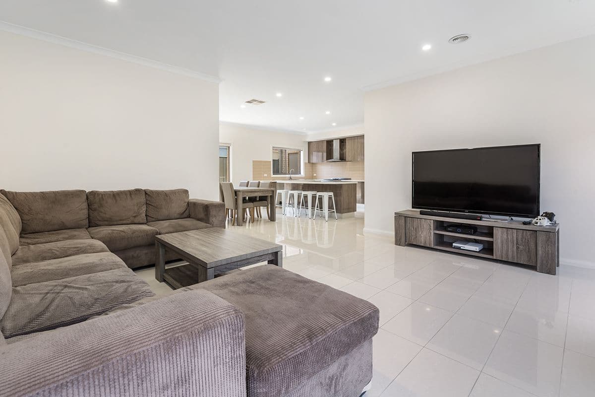 6 Rouge Way, Craigieburn VIC 3064, Craigieburn - Thumbnail 5
