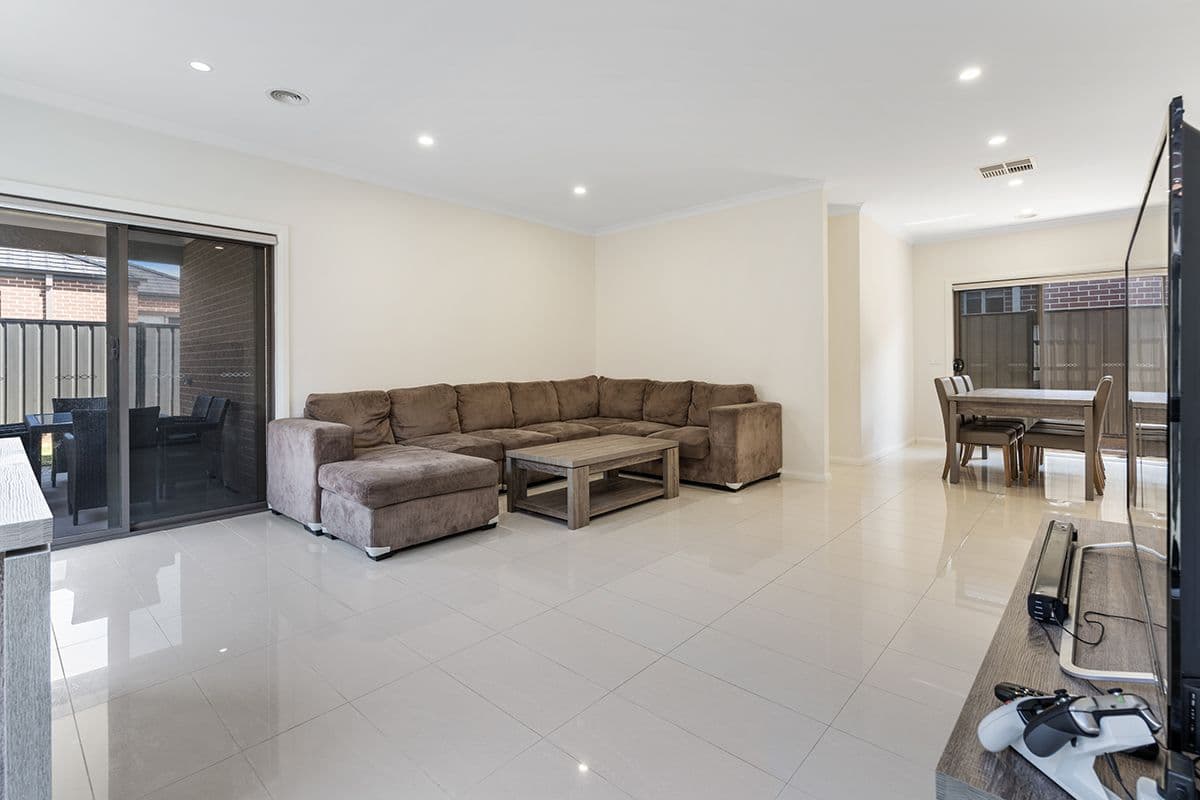 6 Rouge Way, Craigieburn VIC 3064, Craigieburn - Thumbnail 6