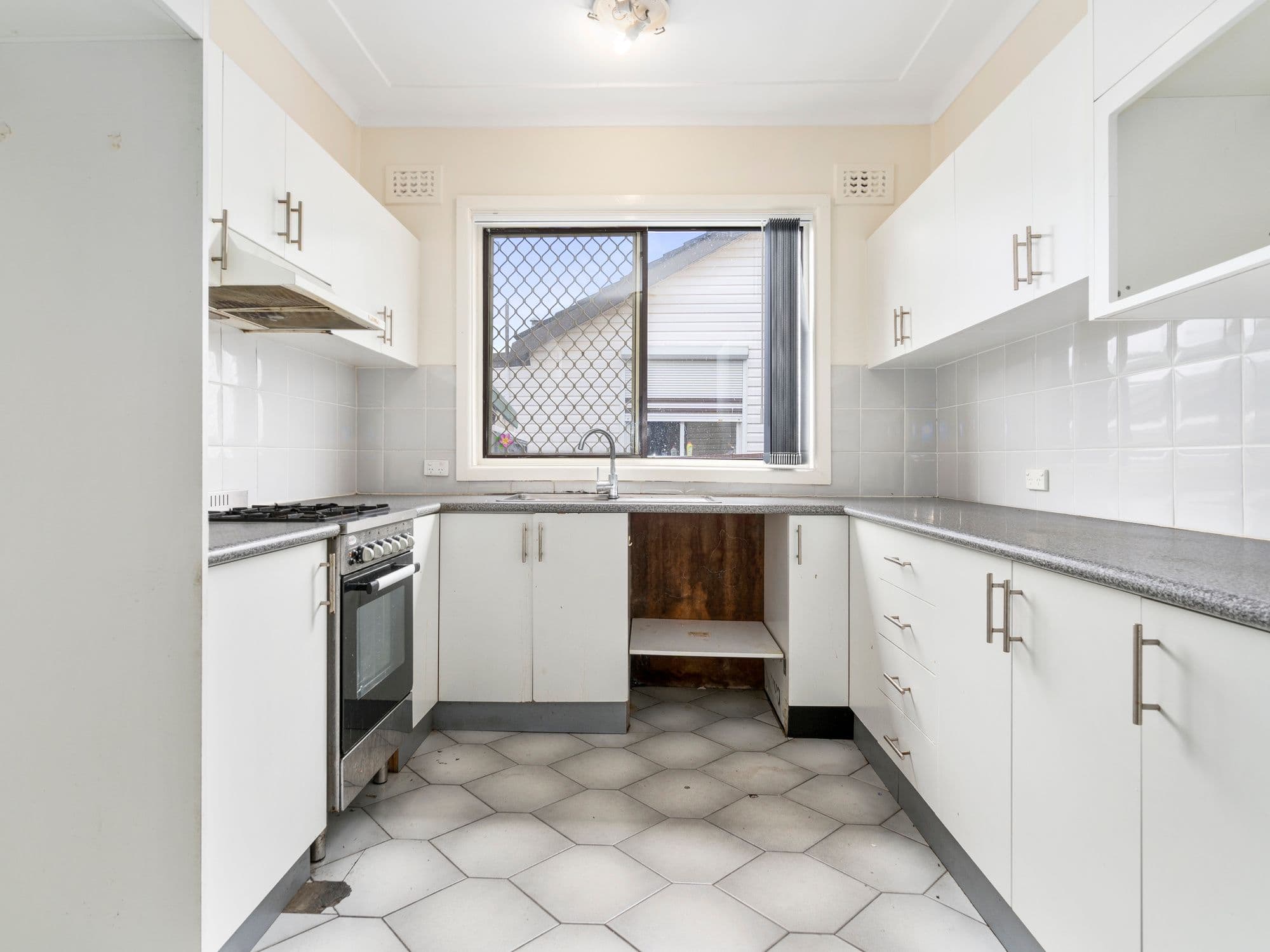 9 Byrd Street, Canley Heights NSW 2166, Canley Heights - Thumbnail 3