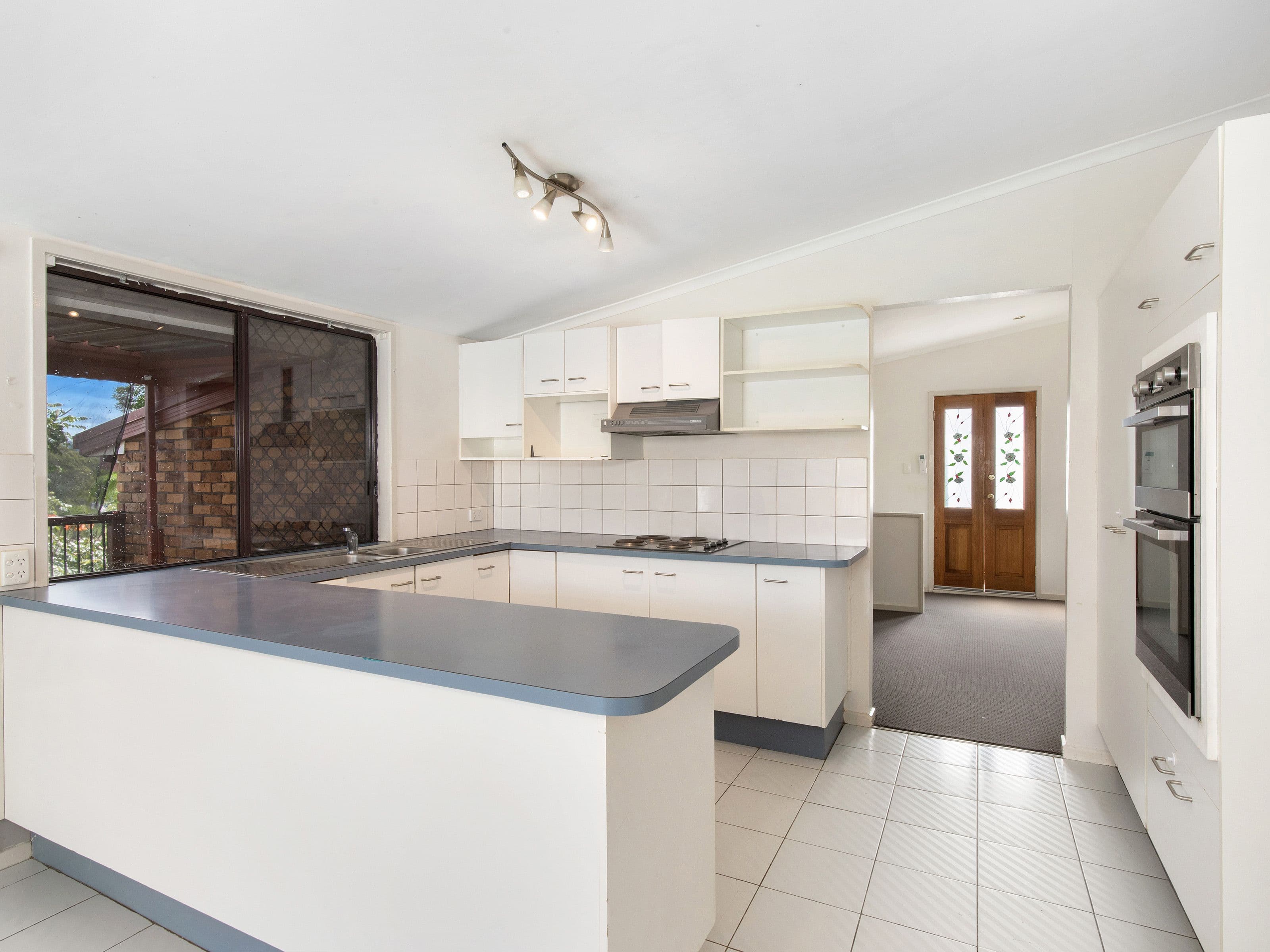 7 Katoomba Court, Helensvale QLD 4212, Helensvale - Thumbnail 2