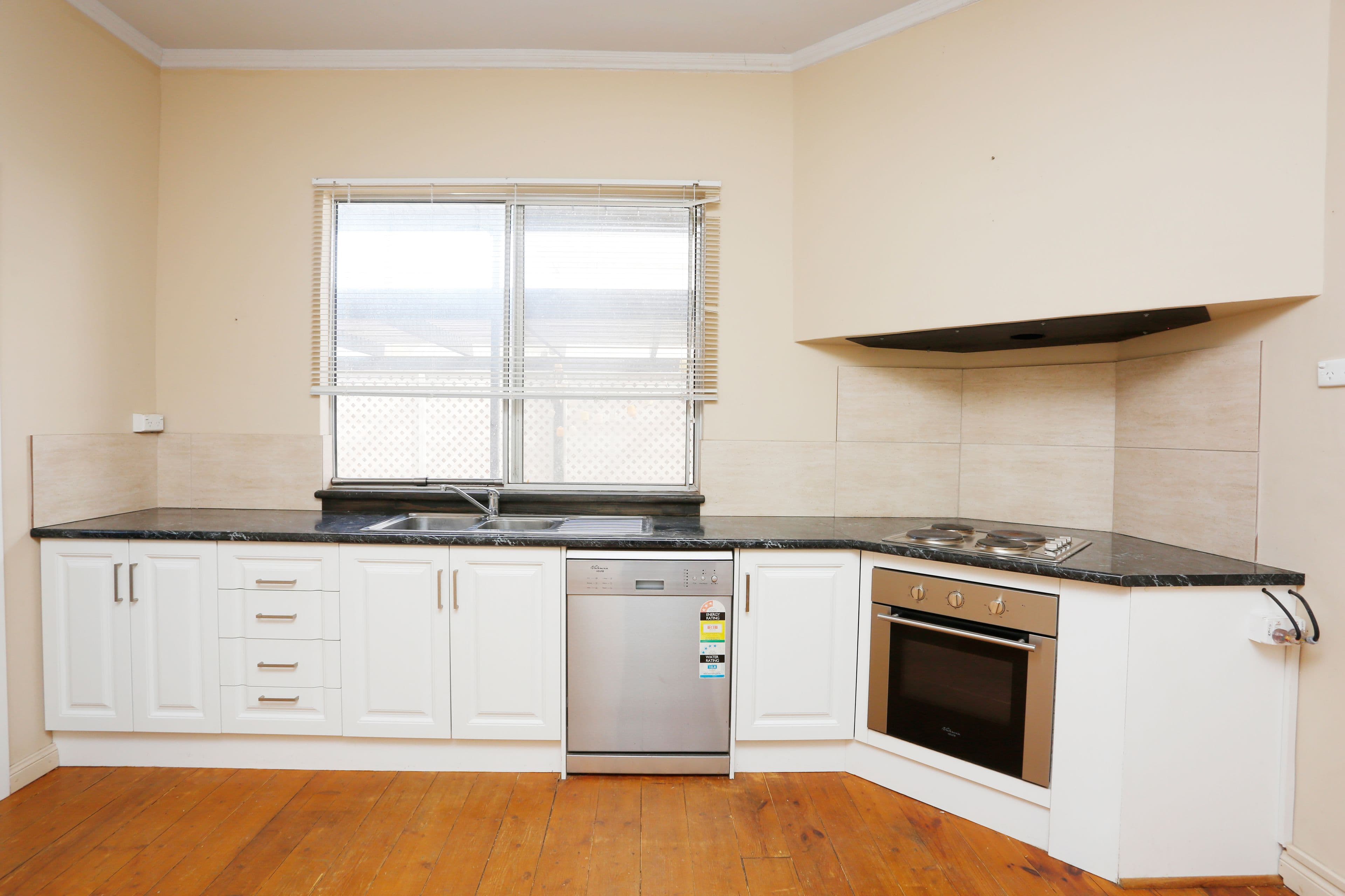 31 Fisher Street, Balaklava SA 5461, Balaklava - Thumbnail 2