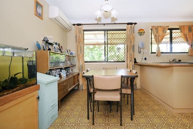 14 Elliott Street, KEARNEYS SPRING QLD 4350, Kearneys Spring - Thumbnail 4