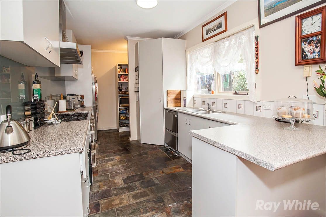 5 Rolls Court, Glen Waverley VIC 3150, Glen Waverley - Thumbnail 4
