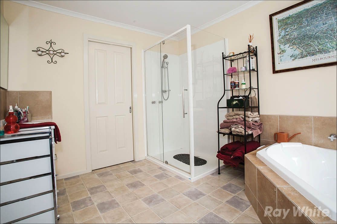 5 Rolls Court, Glen Waverley VIC 3150, Glen Waverley - Thumbnail 7