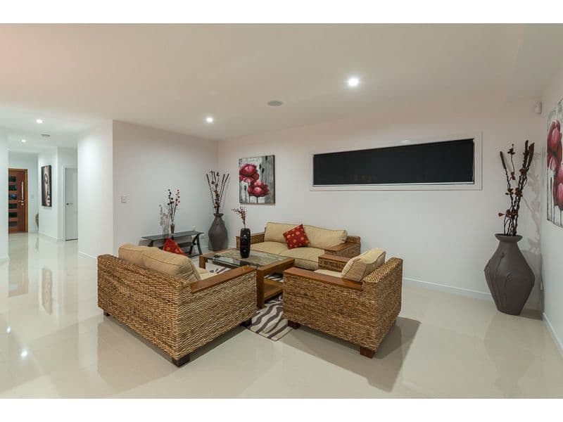 16 Noreen Street, CHAPEL HILL QLD 4069, Chapel Hill - Thumbnail 2