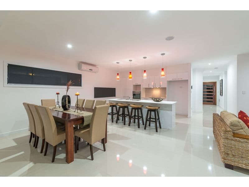 16 Noreen Street, CHAPEL HILL QLD 4069, Chapel Hill - Thumbnail 5