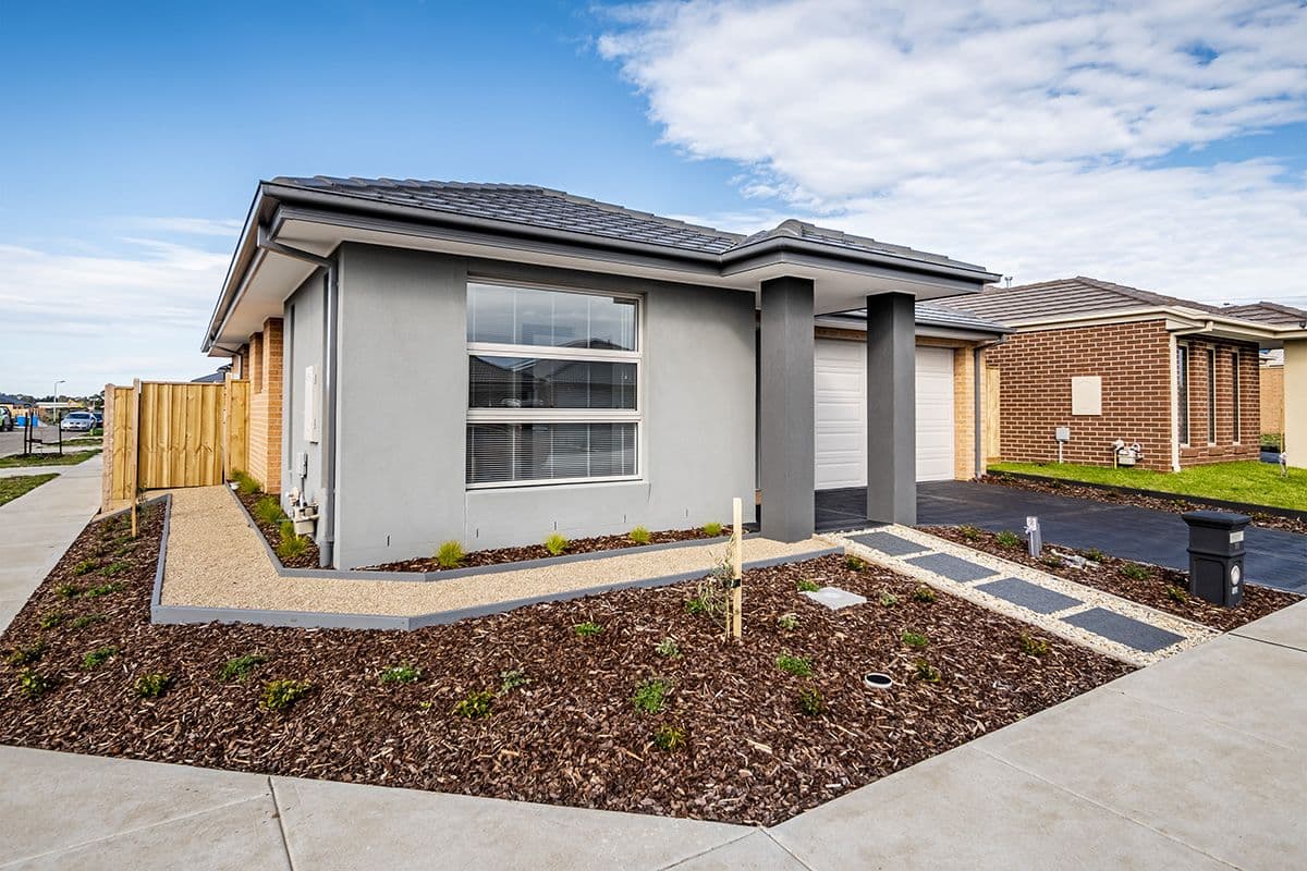 11 Bessie Drive, Cranbourne West VIC 3977, Cranbourne West - Image 1